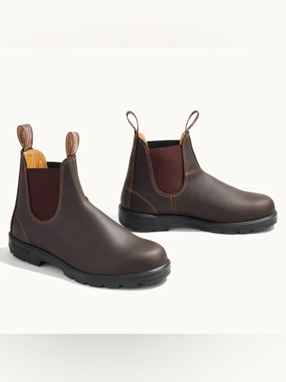 Blundstone women’s classic 550 boots!